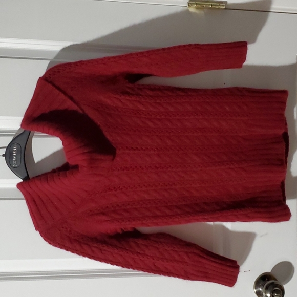 Red crop sweater - Picture 3 of 3